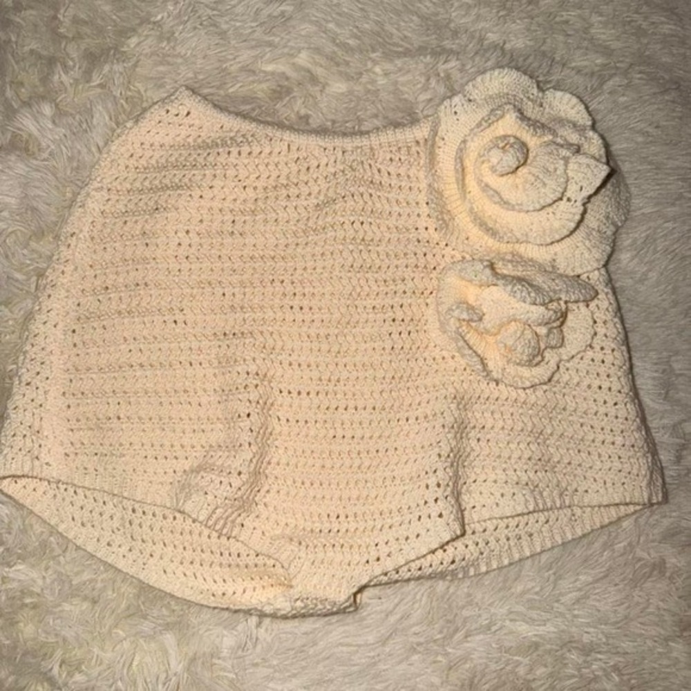 Peppermayo Maia Rose Crochet Mini Shorts  Ivory Size Small/Medium NWOT